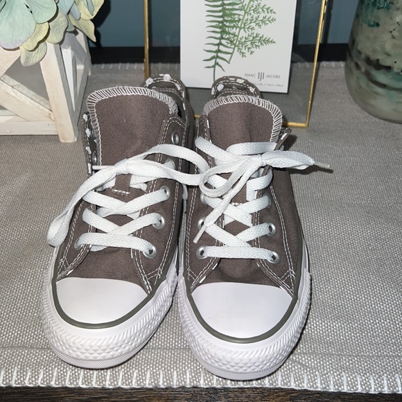 Converse - Picture 2 of 5